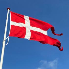 Splitflag - Dansk splitflag syet i 175 g polyester
